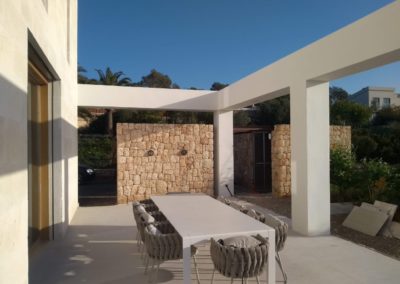 Soluciones de protección solar para vivienda unifamiliar en Puntiró