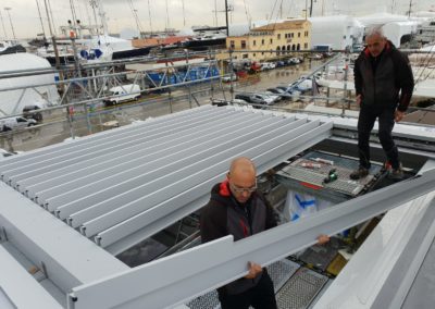 Pérgola bioclimática retráctil en el megayate Slipstream